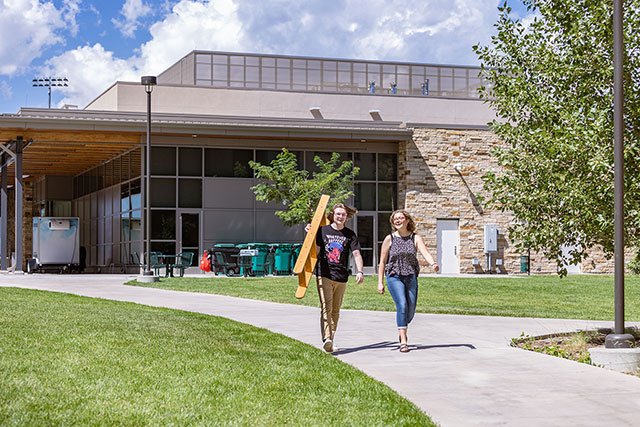 UCCS students moving in