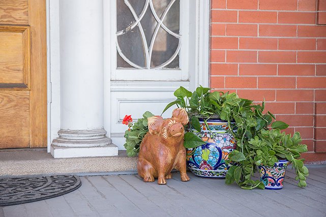 La Fuente Imports planter on porch